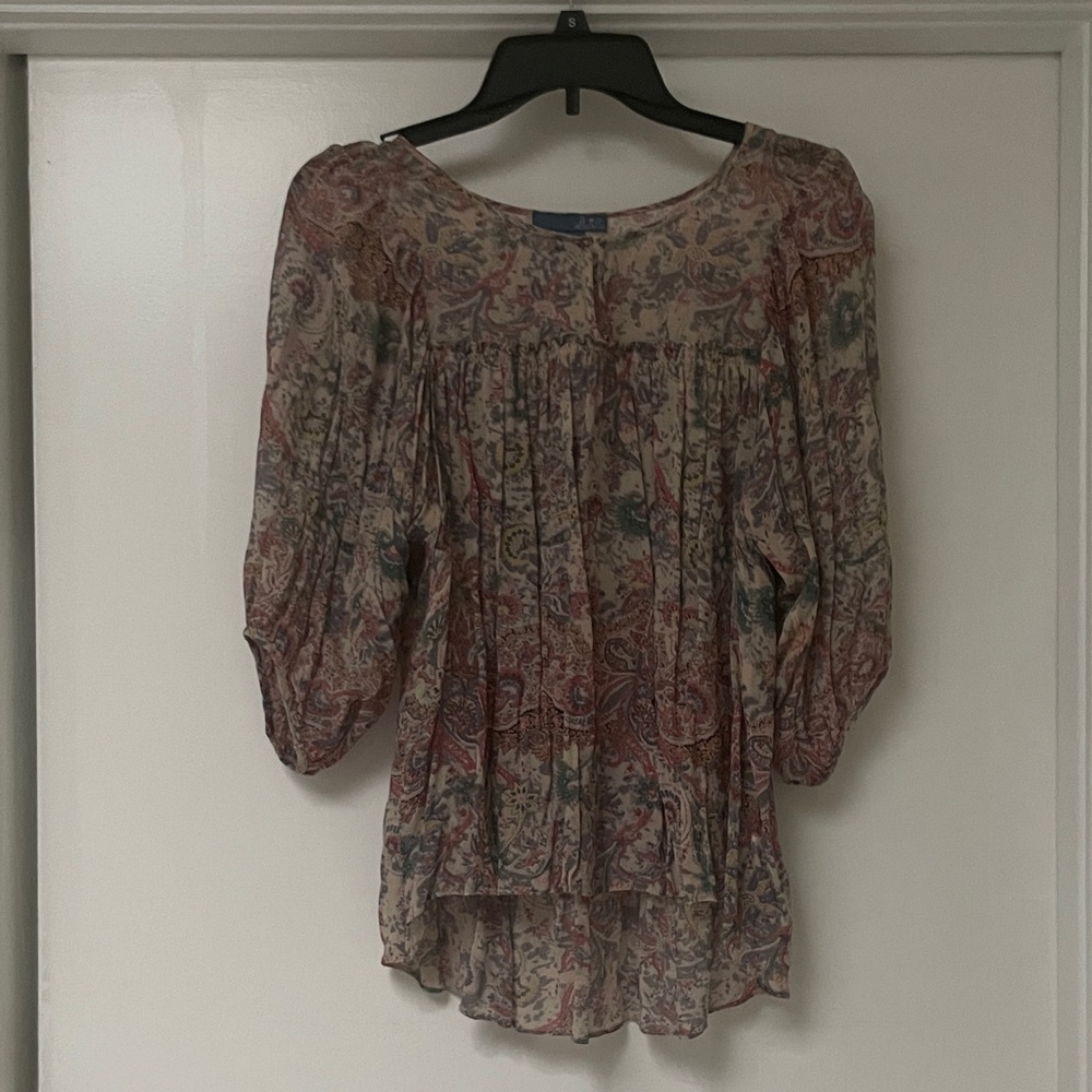 ❤️ 5/$15 dil sheer blouse